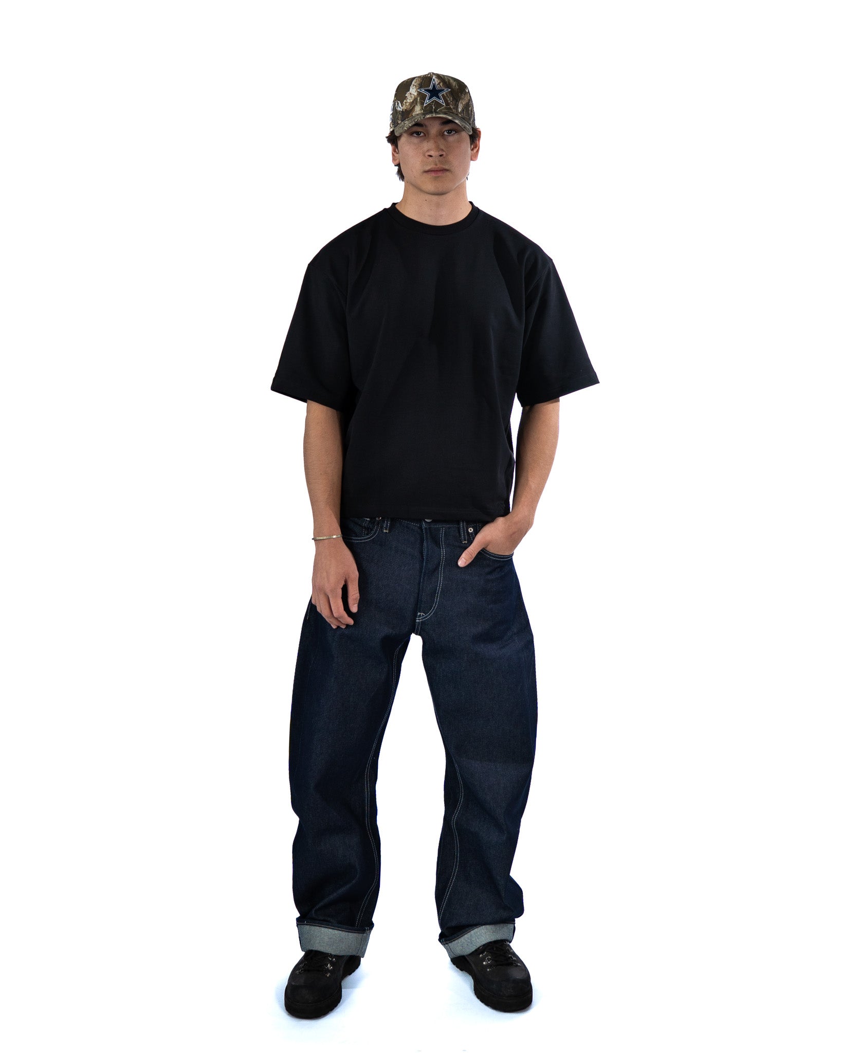 YOUR FAVORITE BLANK TEE IN BLACK