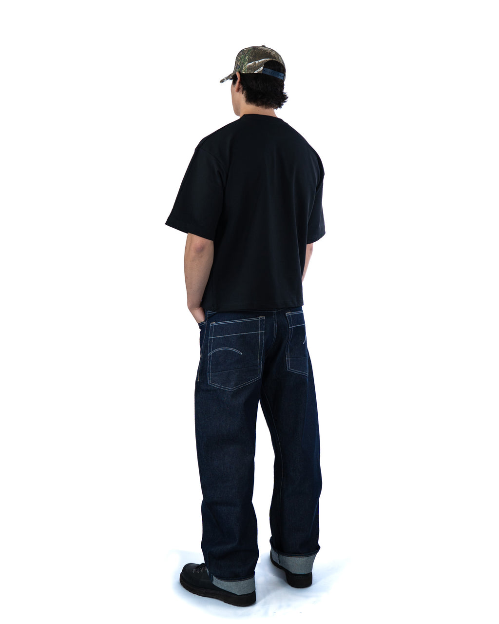 YOUR FAVORITE BLANK TEE IN BLACK